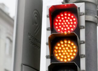 Дептранс увеличит число мини-светофоров на дорогах Москвы