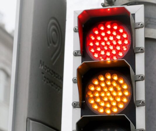 Дептранс увеличит число мини-светофоров на дорогах Москвы