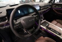 Дилер предупредил о дефиците кроссоверов Exeed LX в России