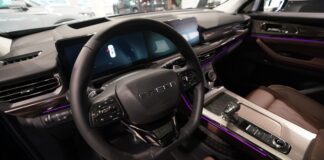 Дилер предупредил о дефиците кроссоверов Exeed LX в России