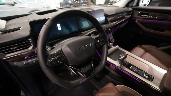 diler-predupredil-o-deficite-krossoverov-exeed-lx-v-rossii-c964a42