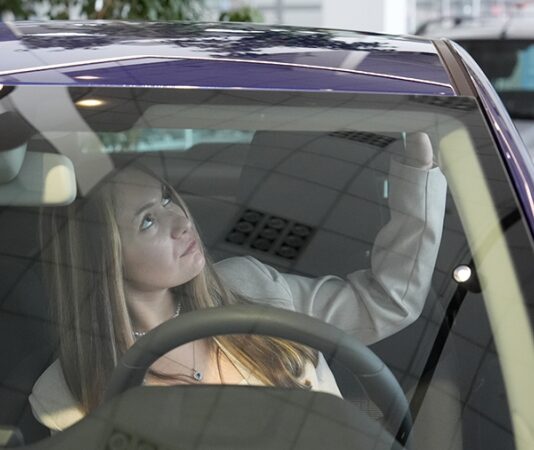 Дилеры подтвердили дефицит ряда моделей на авторынке России