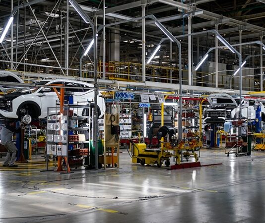 Доля отечественной сборки на авторынке РФ превысила 50%