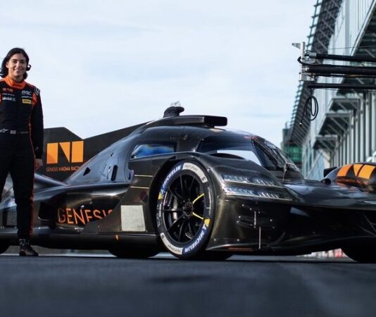 Джейми Чедвик стала резервным пилотом Genesis в FIA WEC