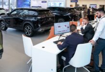 Эксперт объяснил рекордные продажи автомобилей в РФ в октябре