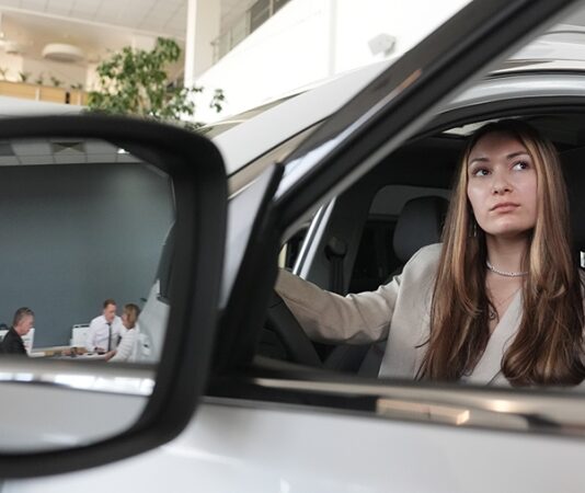 Эксперт предупредил о схеме автомошенничества с использованием ИИ