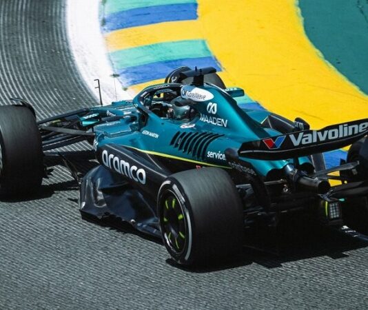 Фернандо Алонсо предложил ироничный способ решения проблемы с границами трассы