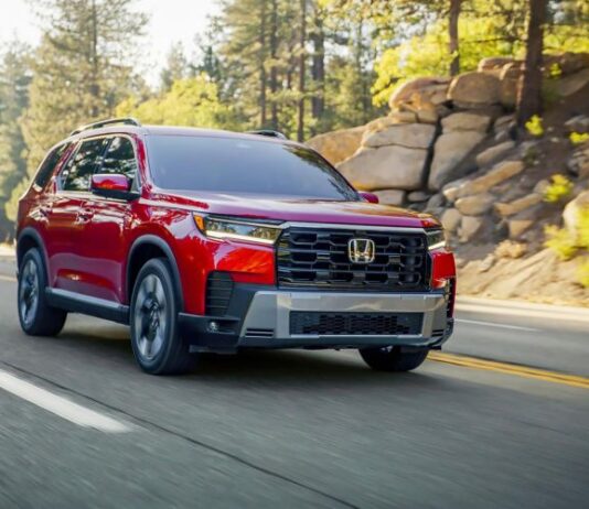 Honda обновила кроссовер Pilot. Прежняя версия в России стоит ₽14 млн