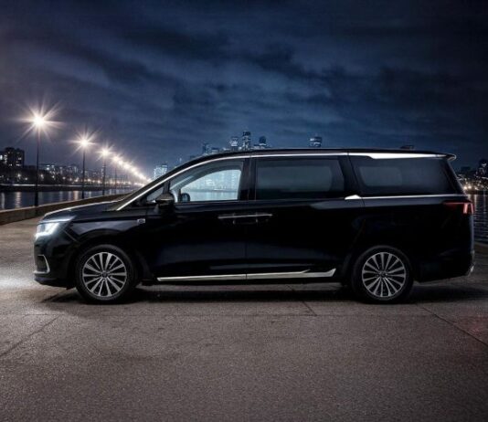 JAC представит в России первый минивэн. Названы сроки премьеры