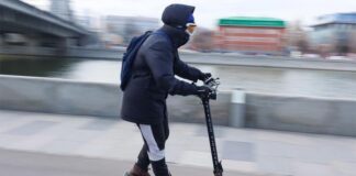 Какие электросамокаты хотят приравнять к мопедам. Предложения Минтранса