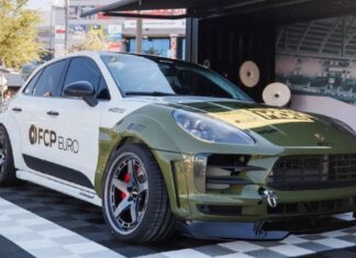 Кроссовер от Porsche превратили в автомобиль для дрифта