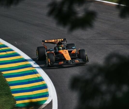 Ландо Норрис выиграл спринт-квалификацию Ф1 в Бразилии