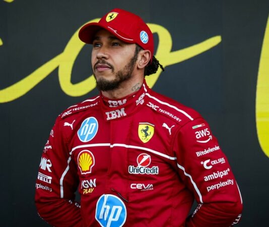 Льюис Хэмилтон намекнул на длительный контракт с Ferrari
