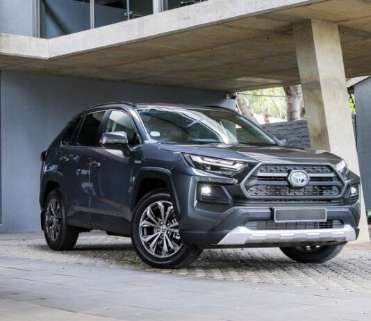 Мы нашли замену Camry и RAV4. Эти модели Toyota не подорожают с 1 декабря