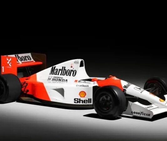 На аукцион выставили болид Айртона Сенны, на котором он выиграл Гран При Бразилии