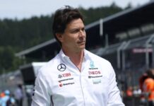 Официально: Тото Вольф продал часть акций Mercedes