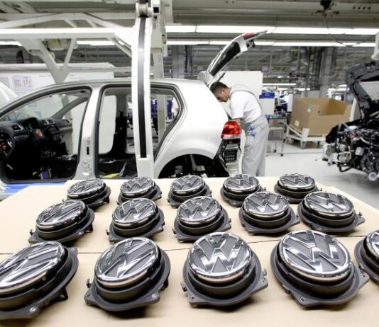 Потери миллиардов евро и поиск путей спасения. Что будет с Volkswagen