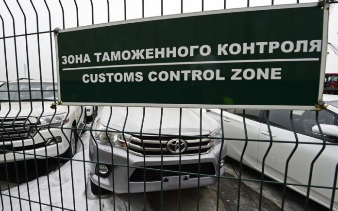 potok-inomarok-iz-kitaja-v-rossiju-bet-rekordy-dannye-tamozhni-06fe610