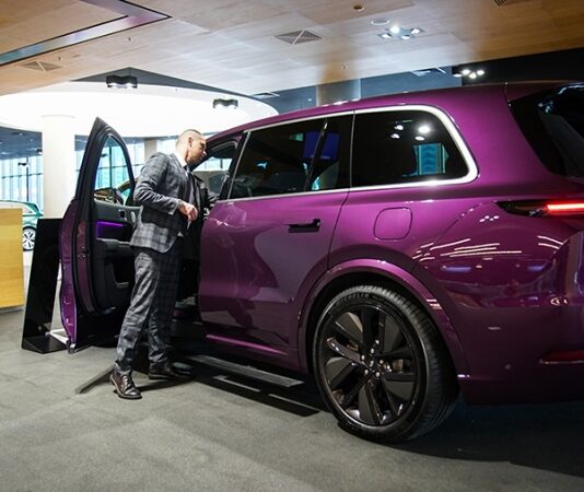 Продажи автомобилей Lixiang и Zeekr резко упали в России