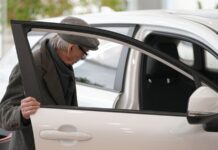 Продажи китайских автомобилей снизились на четверть в России