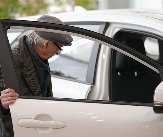 Продажи китайских автомобилей снизились на четверть в России