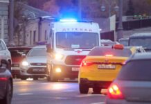 Пропустил скорую помощь — лишился водительских прав. Как это возможно