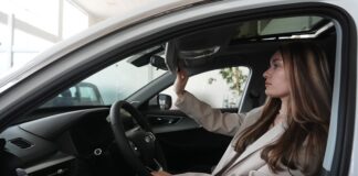 Расходы россиян на новые автомобили выросли почти на 40% за месяц