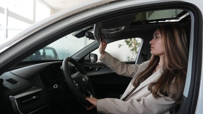 rashody-rossijan-na-novye-avtomobili-vyrosli-pochti-na-40-za-mesjac-90f65fd