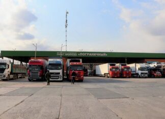 Россияне массово ринулись за иномарками в Китай. Данные таможни