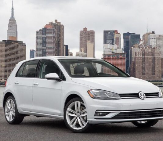 «Спрос рухнул». Какие иномарки до 160 л.с. чаще всего заказывают из США