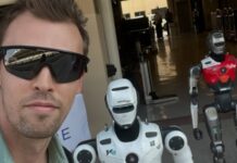 «Технологический прогресс неоспорим»: Квят — о поражении в гонке с беспилотником