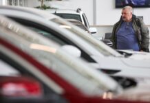 В России произошло повышение цен на автомобили у 12 брендов