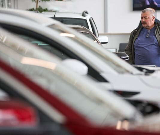 В России произошло повышение цен на автомобили у 12 брендов