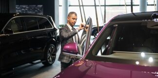 В России снизились цены на подержанные электромобили и гибриды